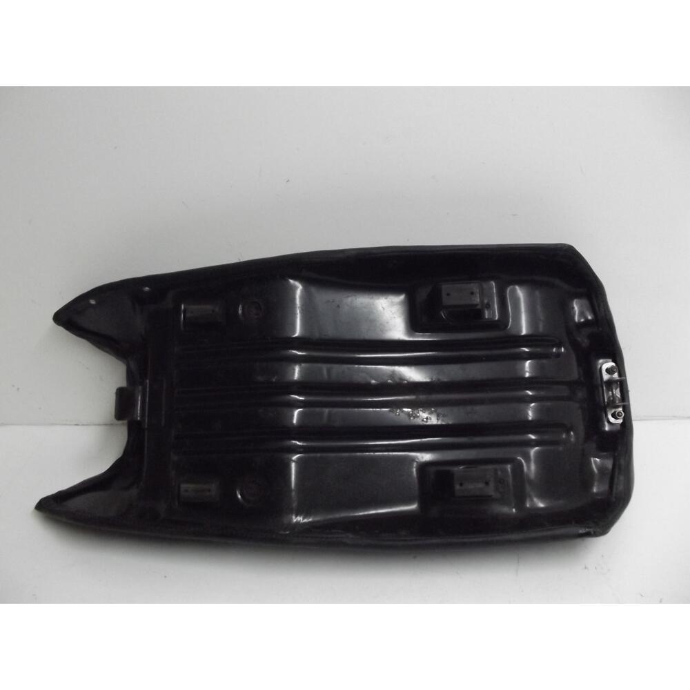 selle SUZUKI GSX 400 1980-1983 très bon état 