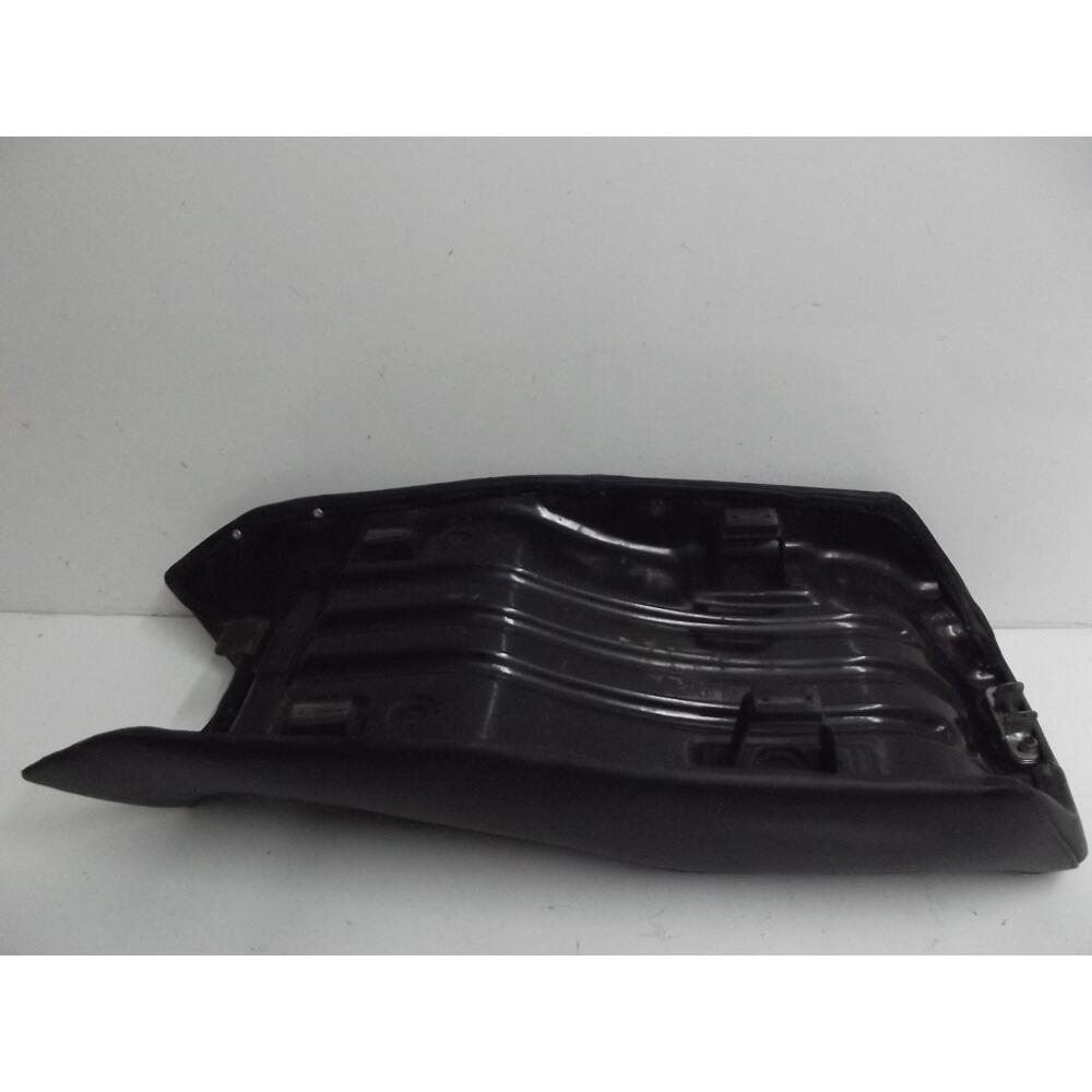 selle SUZUKI GSX 400 1980-1983 très bon état 