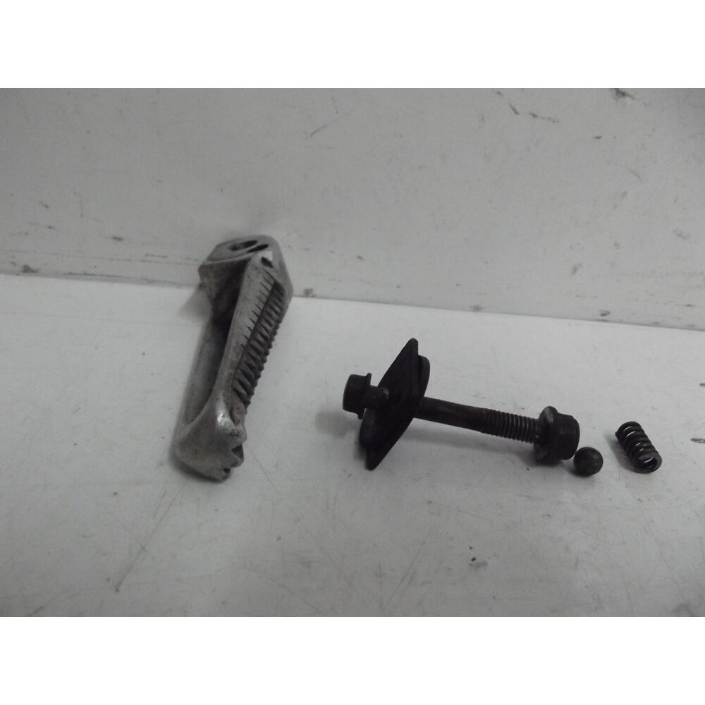 repose pieds passager droit YAMAHA FAZER 600 1998-2003