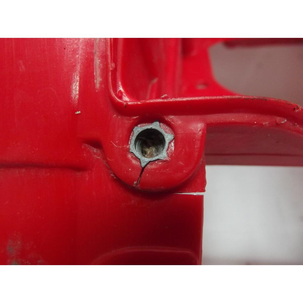 Coque arrière garde boue rouge quad BAROSSA BLAST 170 250 2004...