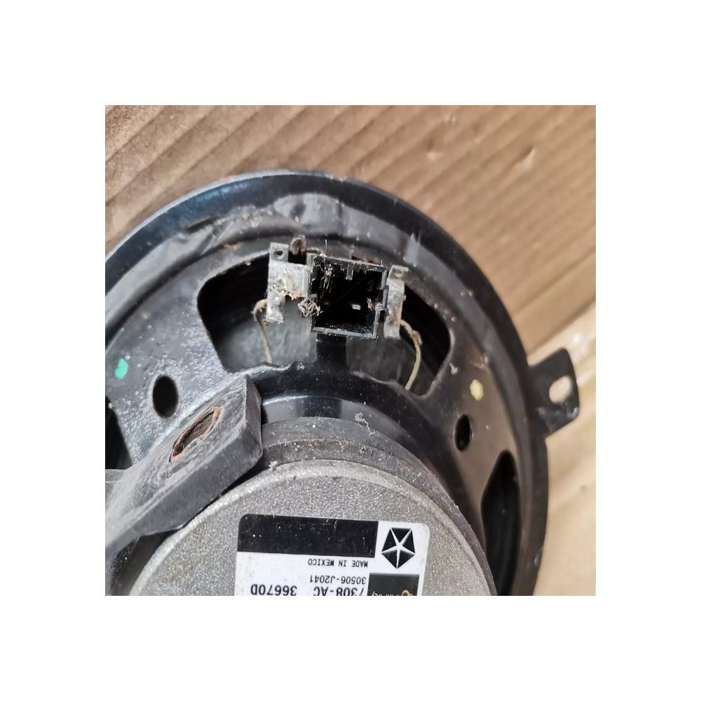enceinte HP haut parleur arriere jeep cherokee liberty kj 56038800ab