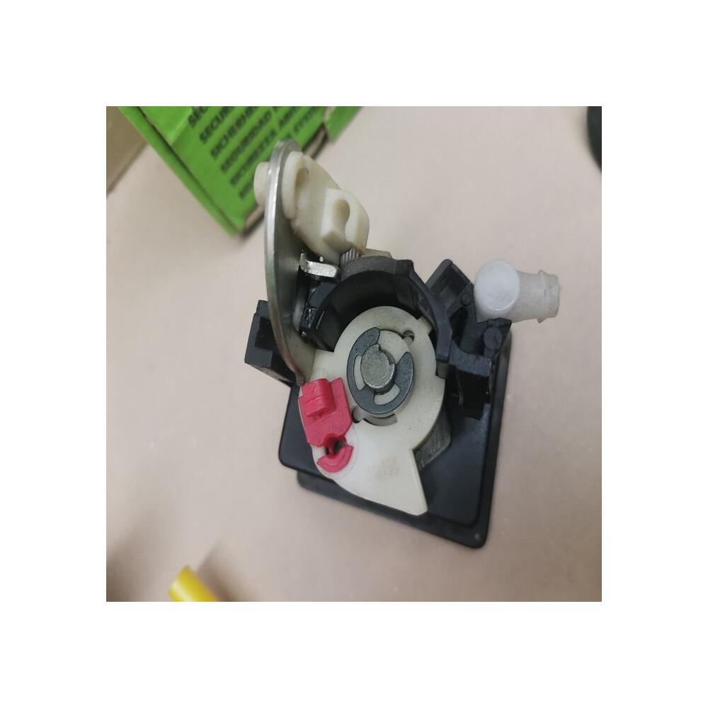 Ensemble de BARILLET Serrure  pour Renault Clio I tous types - 02/98