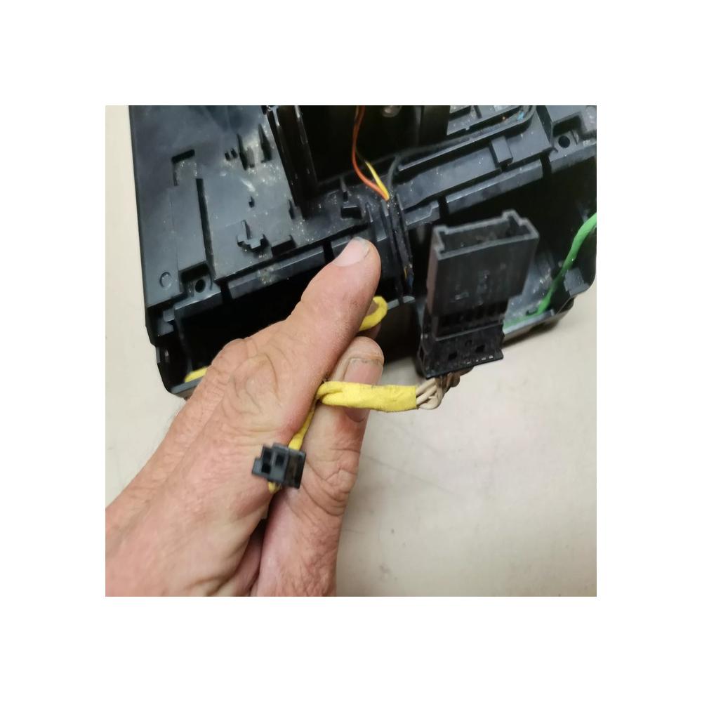 FACADE CHARGEUR de CD MERCEDES CLASSE E W211  A2116800552 2116800552