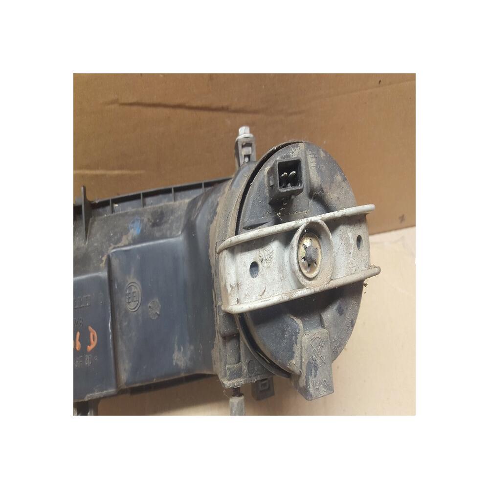 feu anti brouillard DROIT  PEUGEOT 806 CITROEN EVASION fiat ulysse 36000748
