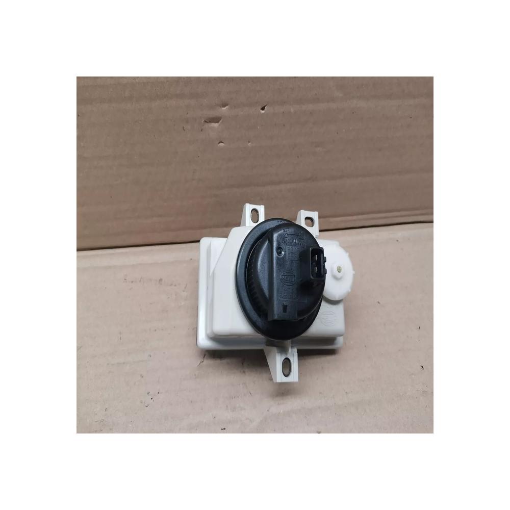 FEU ANTIBROUILLARD AVANT DROIT VOLKSWAGEN POLO 3 6N REF 6N0941700