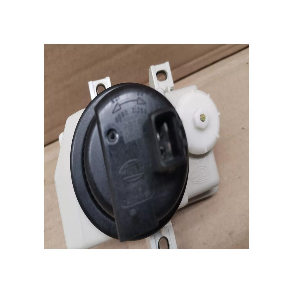 FEU ANTIBROUILLARD AVANT DROIT VOLKSWAGEN POLO 3 6N REF 6N0941700