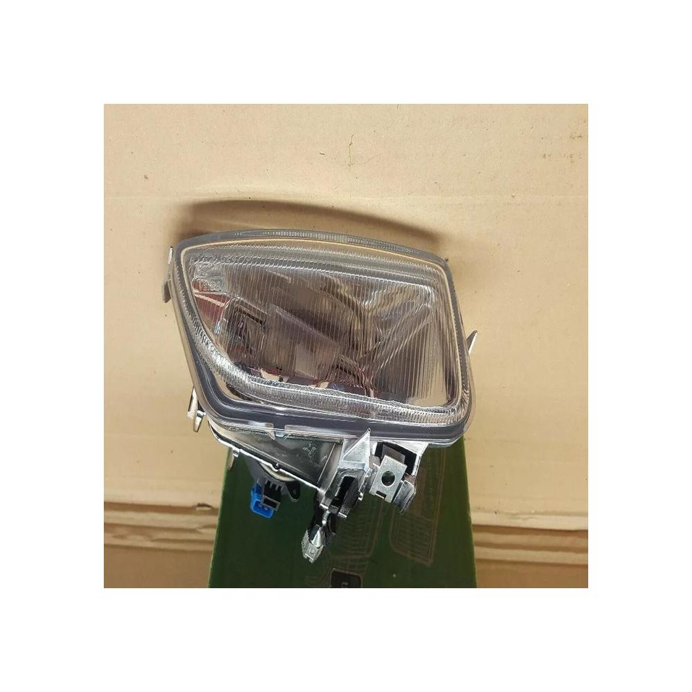 FEU antibrouillard droit citroen saxo 1999-2003 REF 67720229 6205N6