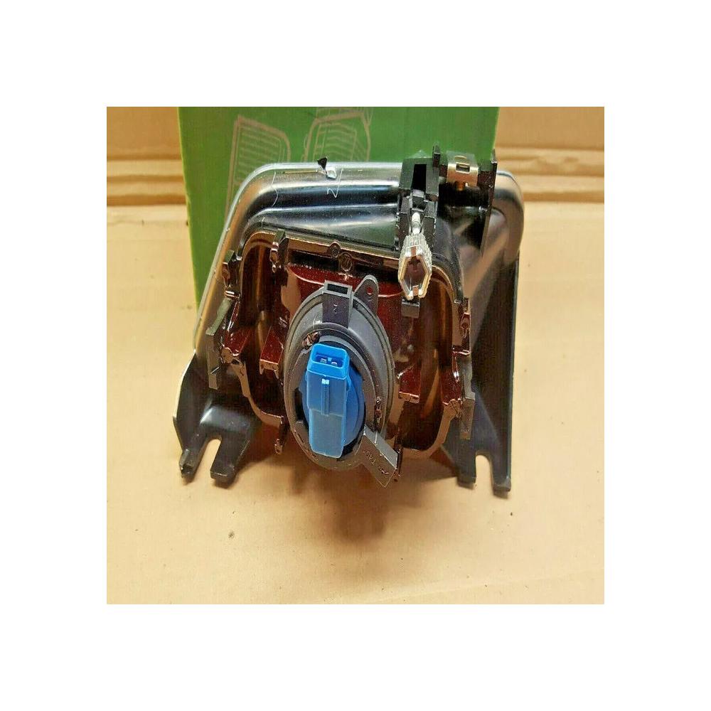 FEU antibrouillard droit citroen saxo 1999-2003 REF 67720229 6205N6