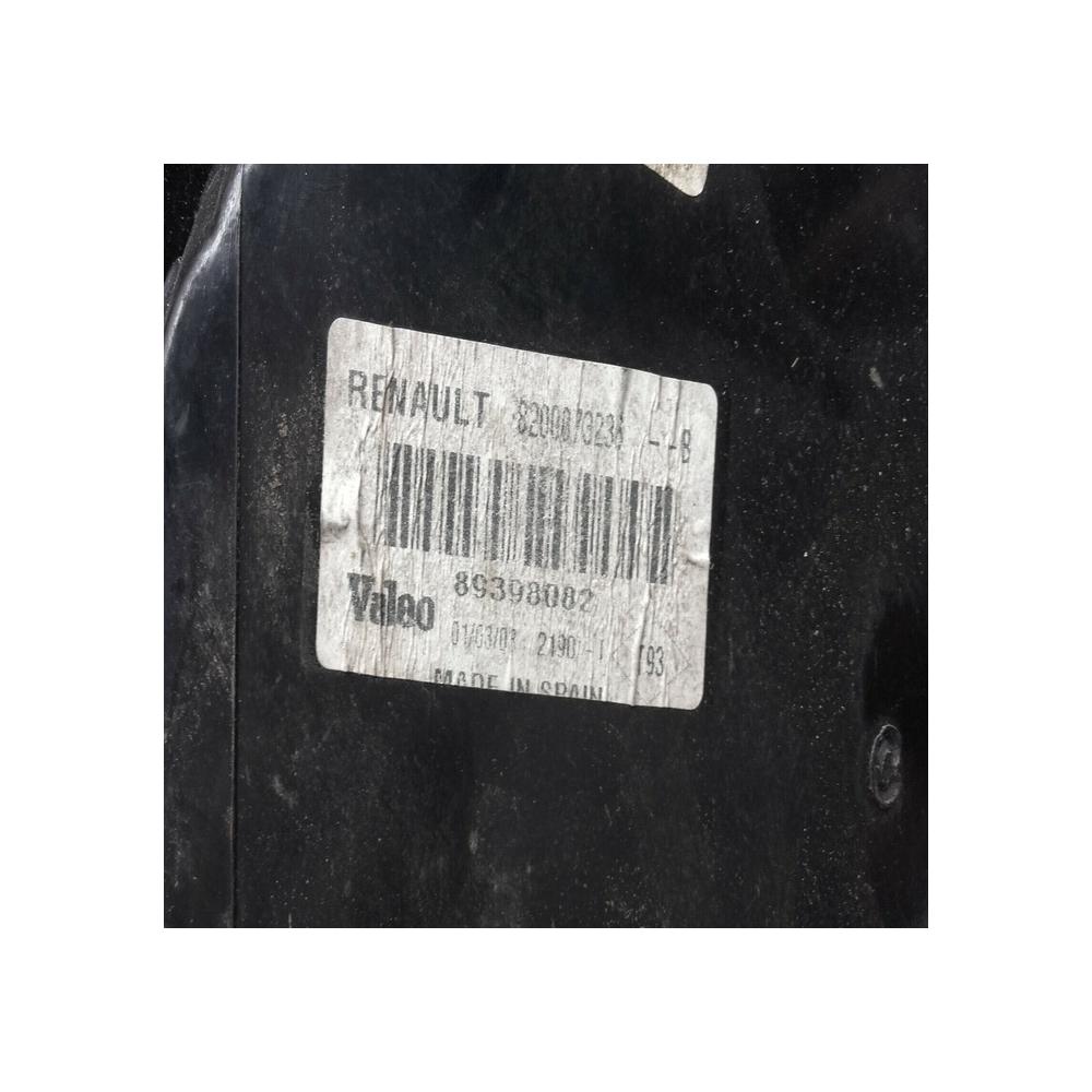 Feu arrière gauche coté conducteur Renault Megane 2 II ref 8200073238