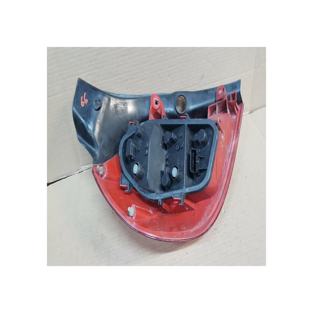 Feu arriere principal droit  RENAULT 89035080 CLIO III 3