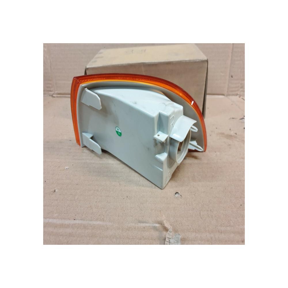 feu clignotant droit passager FIAT PUNTO 1 93 A 99
