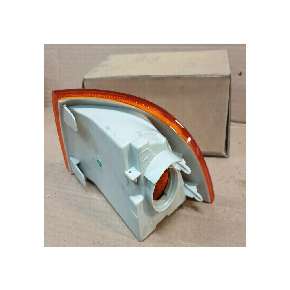 feu clignotant droit passager FIAT PUNTO 1 93 A 99