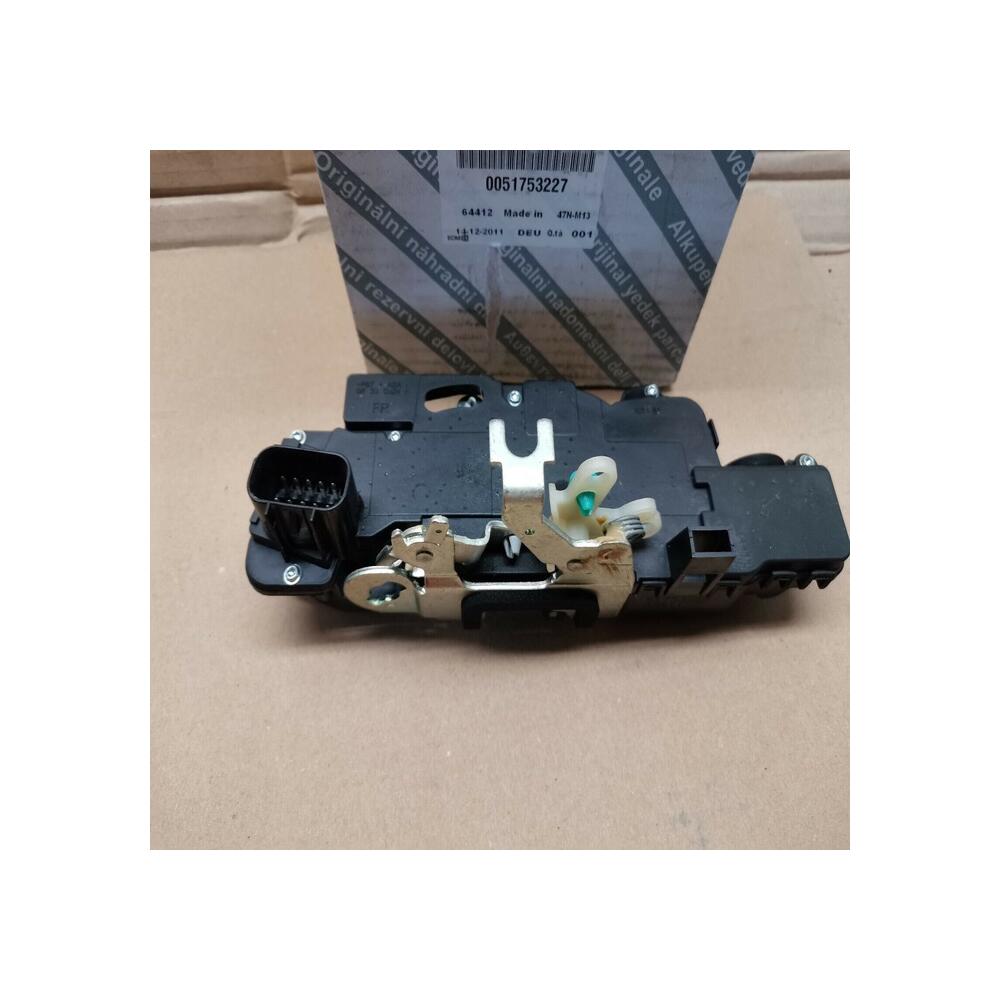 FIAT STILO GACHE SERRURE DE PORTE AVANT DROIT PASSAGER