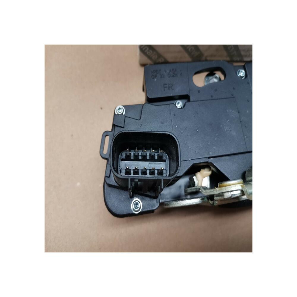 FIAT STILO GACHE SERRURE DE PORTE AVANT DROIT PASSAGER