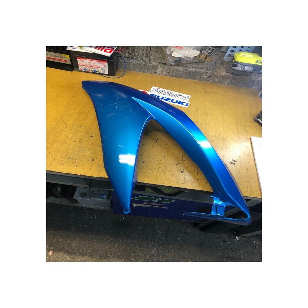 flanc carénage gauche suzuki gsxr 600 750 2008 2010 94440-37h00