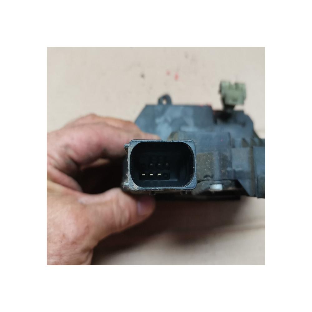 GACHE SERRURE DE PORTE AVANT GAUCHE CONDUCTEUR OPEL MERIVA B 13258271