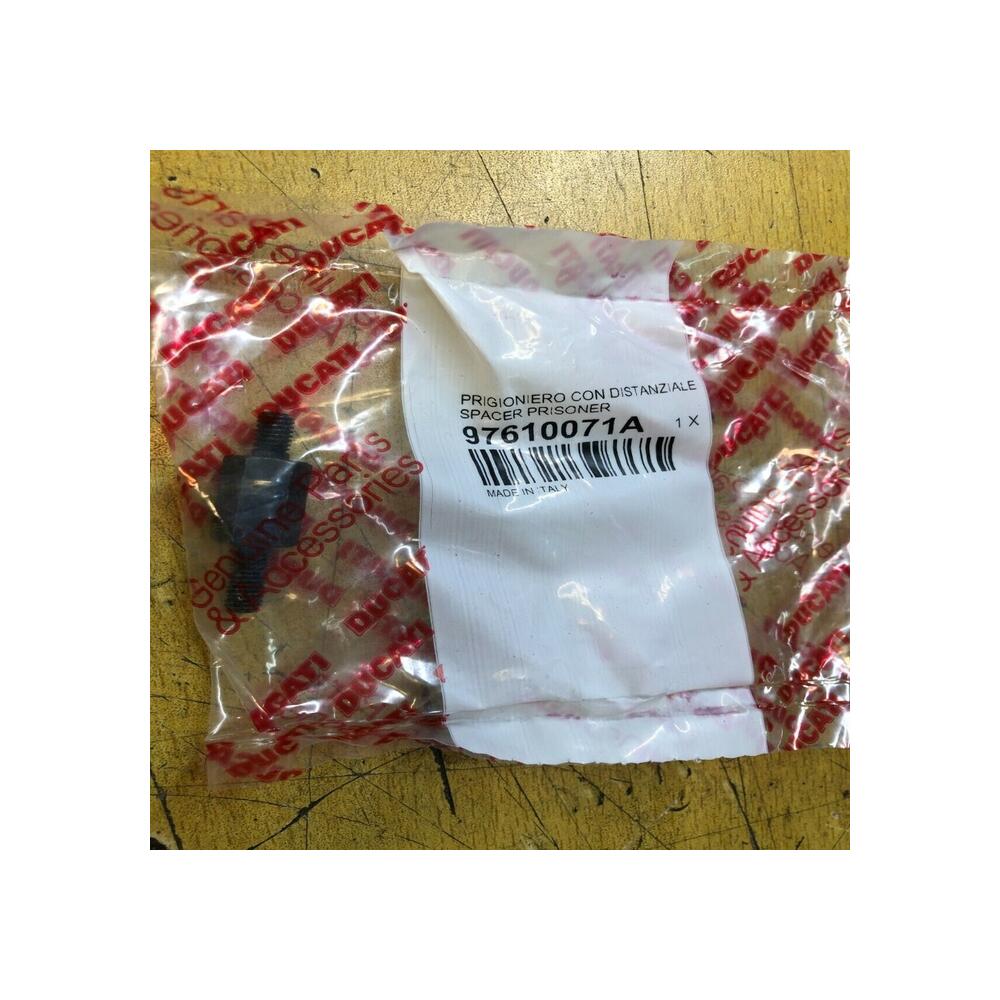 goujon m5 avec entretoise ducati 97610071a