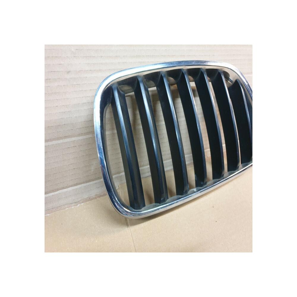 Grille de Calandre avant côté droit Chromé BMW X3 (E83) 04-10 ref  51113420088