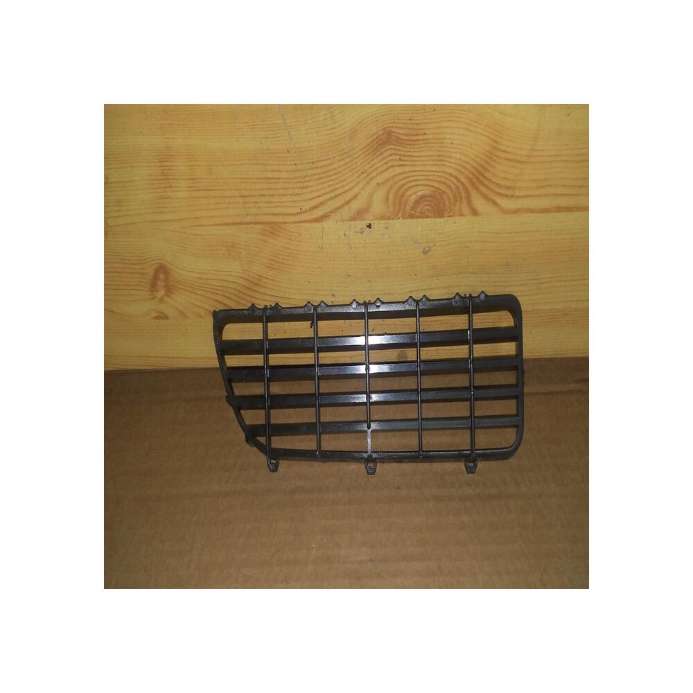 GRILLE DE CALANDRE NOIR  SEAT IBIZA 1 REF 6K6853653A