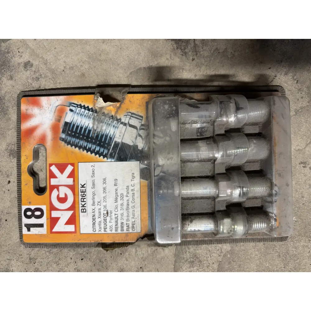 4 Bougies NGK - RENAULT CITROEN PEUGEOT BMW FIAT OPEL - BKR6EK
