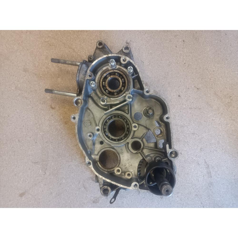 carter moteur droit Suzuki 125 ts