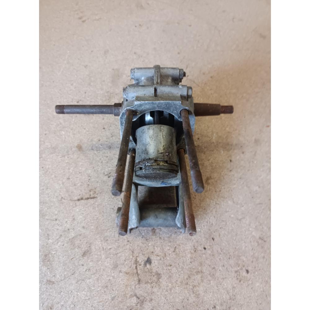 bas moteur Peugeot 103