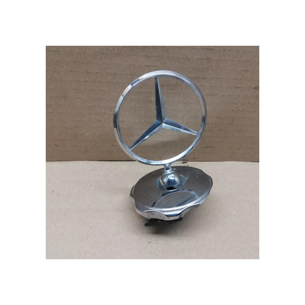 insigne etoile de calandre mercedes W114 W115 ref 1158800186