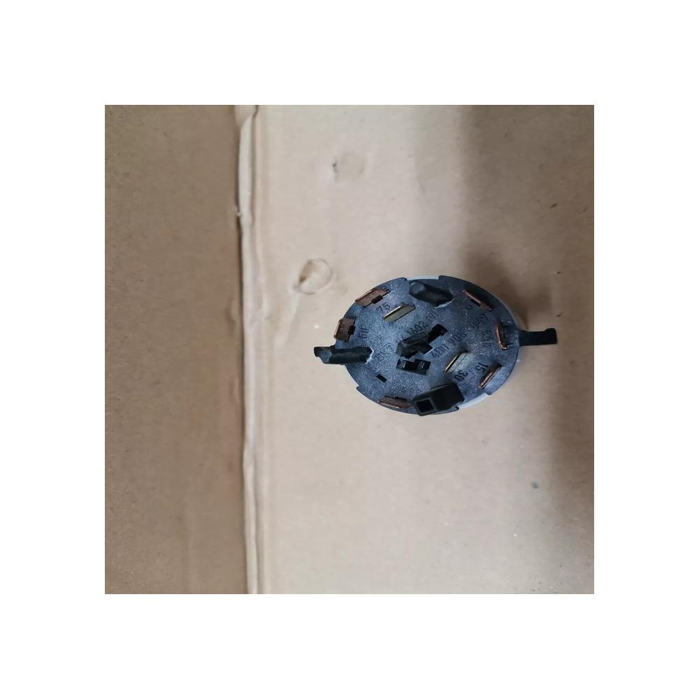 Interrupteur Contacteur de demarrage Volkswagen PASSAT POLO GOLF 4 ref 4B0905849