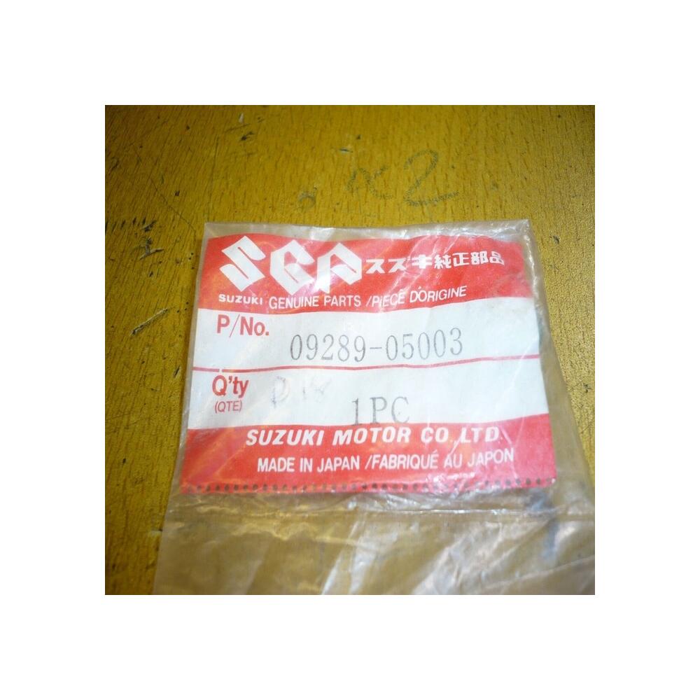 joint queue soupape suzuki 09289-05003 5.5X11X8.2 09289-05015