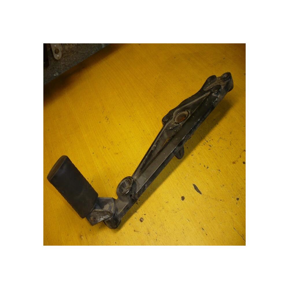 Kawasaki 35011-1153 Z 550 g  Z 550 GT Platine droite repose pied