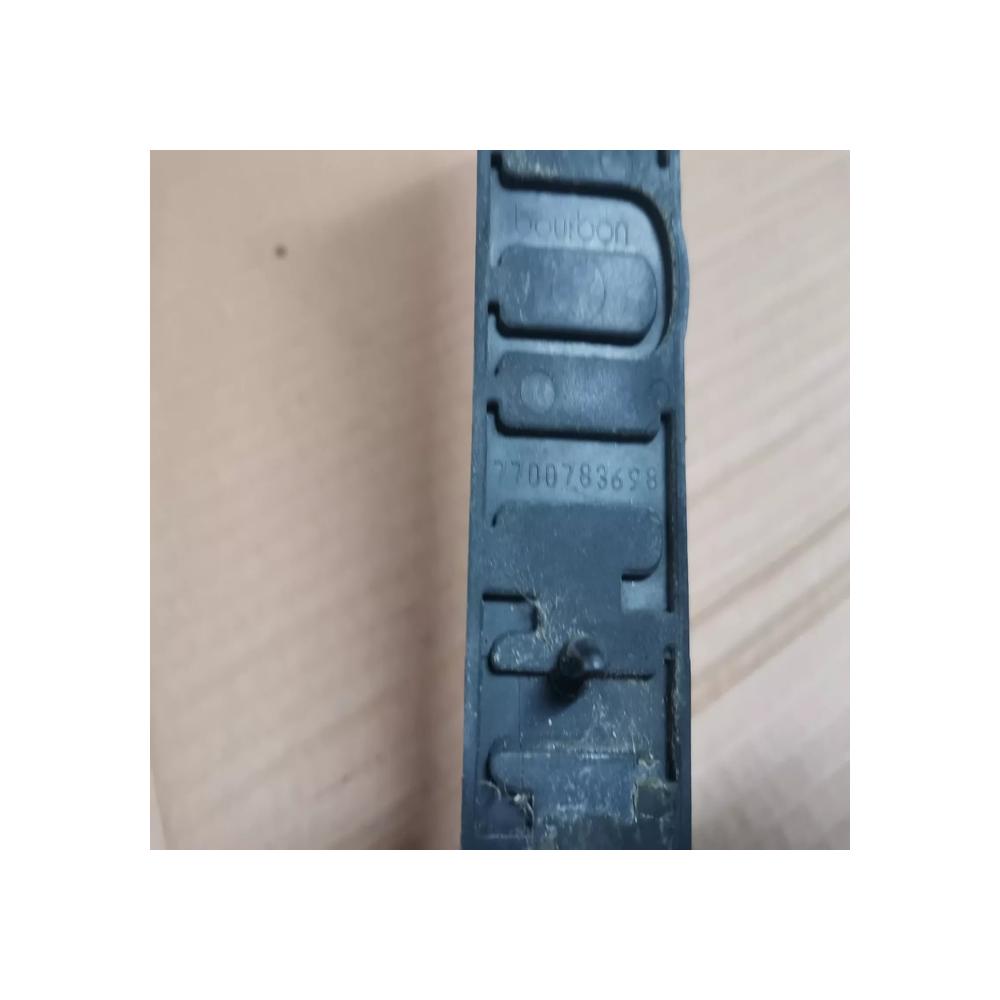 LOGO MONOGRAME RENAULT 5 SD REF 7700783698