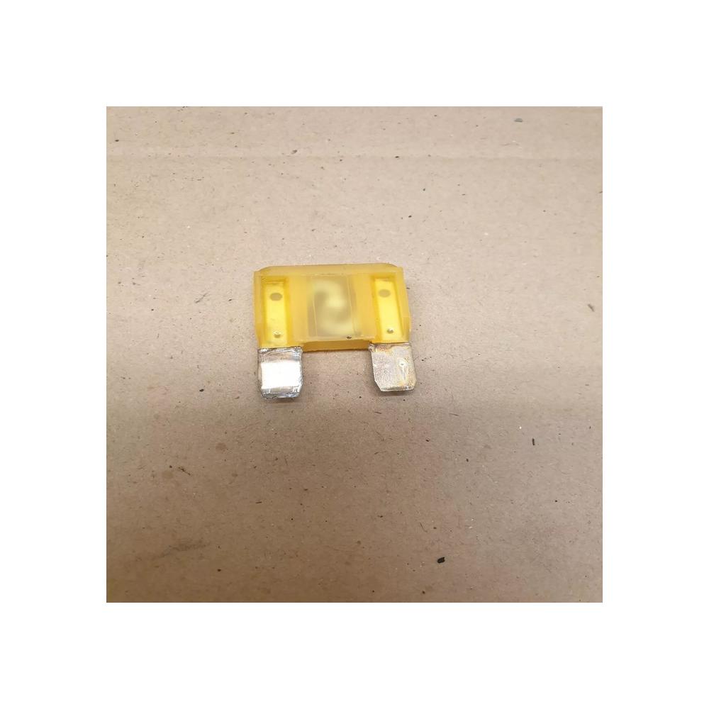 LOT DE 2  Maxi fusible 20A 32V jaune voiture automobile 2.9X3.5 CM