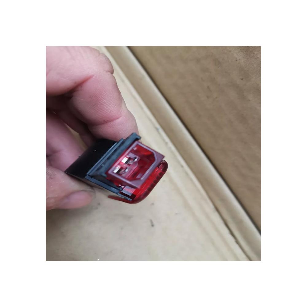 LUMIERE ECLAIRAGE PORTE ROUGE  AUDI A6 C7