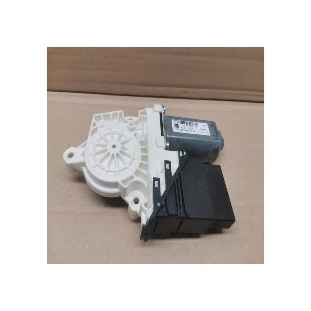 Moteur lève vitre  arrière gauche Seat Leon 2 ref 3C0959703E C12696-101