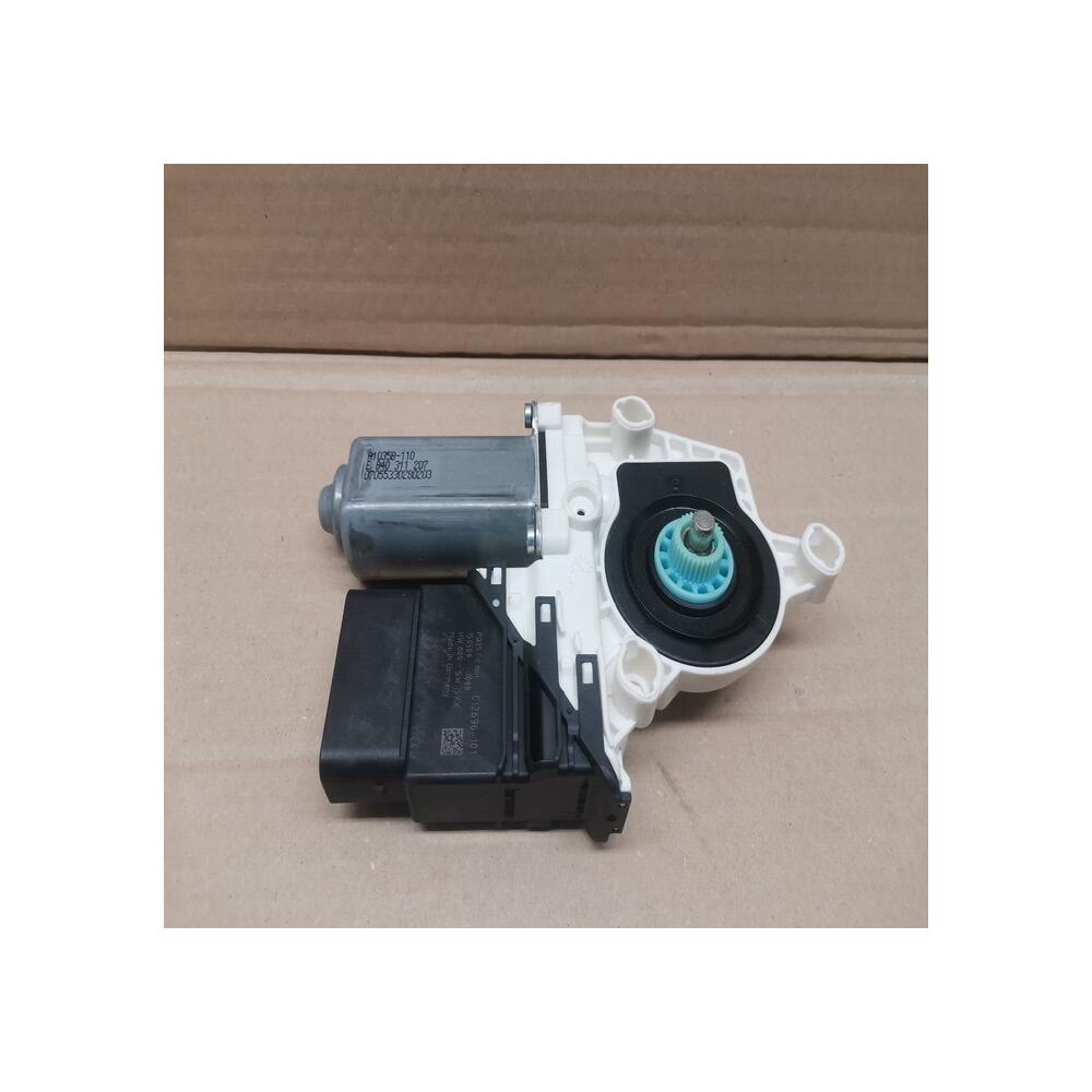 Moteur lève vitre  arrière gauche Seat Leon 2 ref 3C0959703E C12696-101