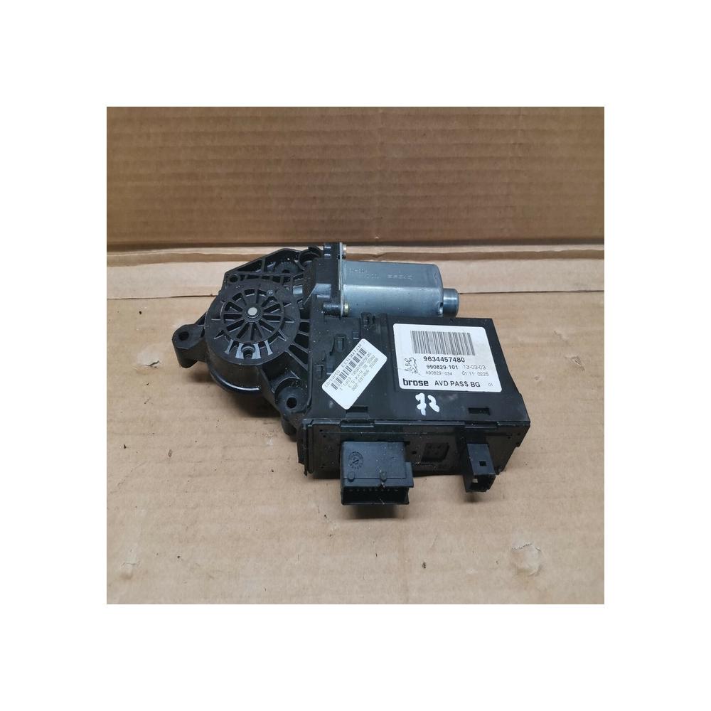 MOTEUR LEVE VITRE AVANT DROIT PASSAGER 307 ref 9634457480