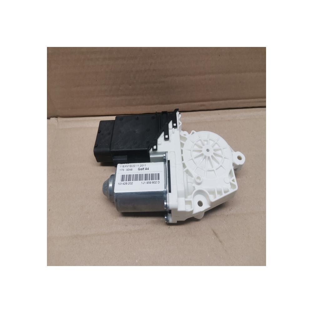 Moteur leve vitre avant droit passager VOLKSWAGEN GOLF 4 REF 1J1959802D