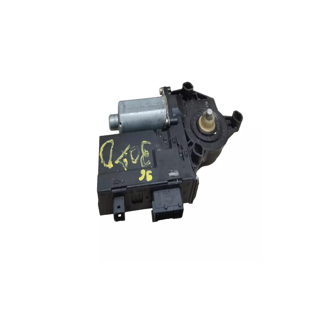 Moteur leve Vitre Bosch Avant Droit Peugeot 307 ref 9634457480  0130821766