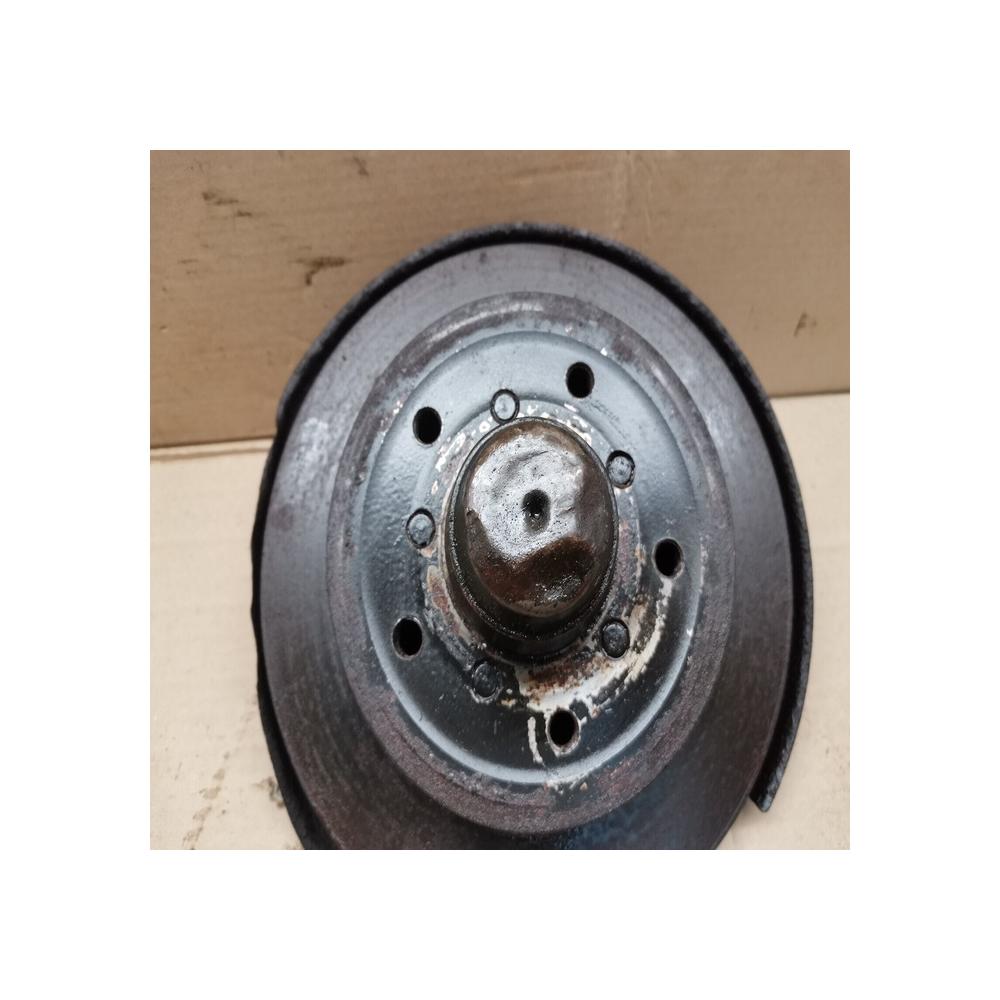 MOYEU FUSEE PIVOT AVANT DROIT MERCEDES  W114 W115