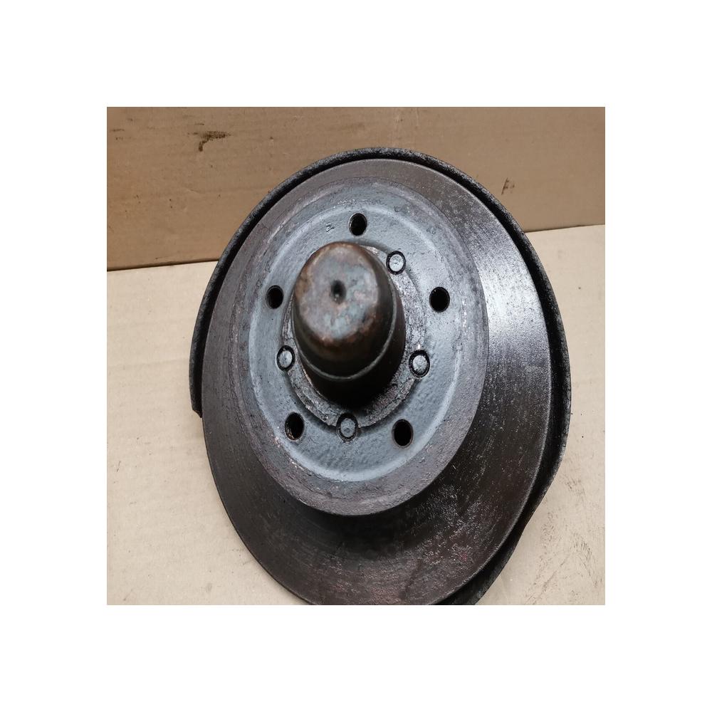 MOYEU FUSEE PIVOT AVANT GAUCHE  MERCEDES  W114 W115