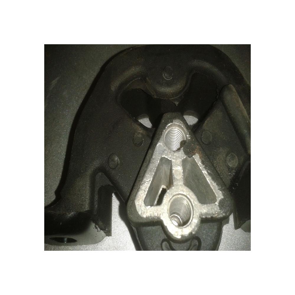 OPEL CORSA B 1.5 D et TD 1.7 D  SUPPORT BOITE 02033 00684 126