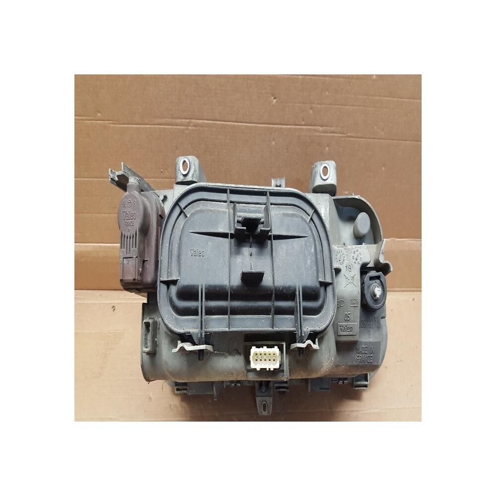 Optique feu avant phare gauche  PEUGEOT 806 CITROEN EVASION Fiat ulysse 60979770