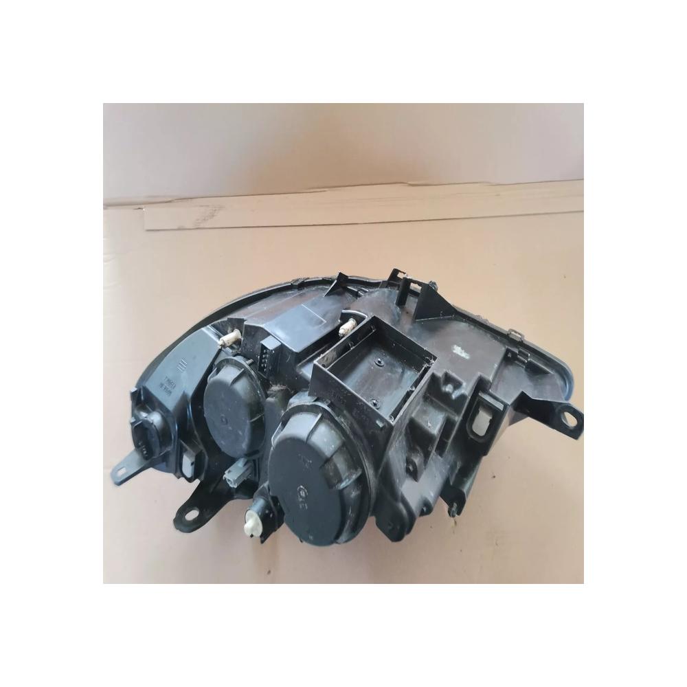Optique phare feu avant droit passager PEUGEOT 807 n°302