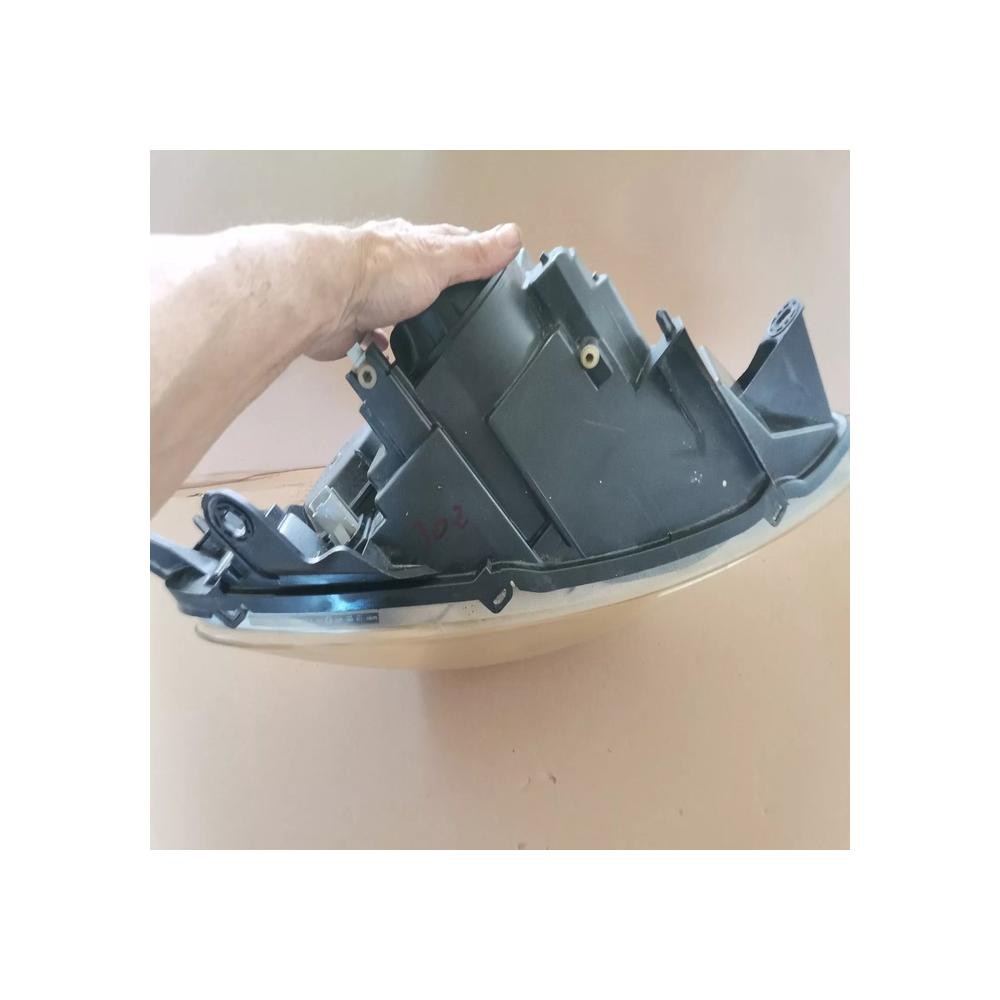 Optique phare feu avant droit passager PEUGEOT 807 n°302