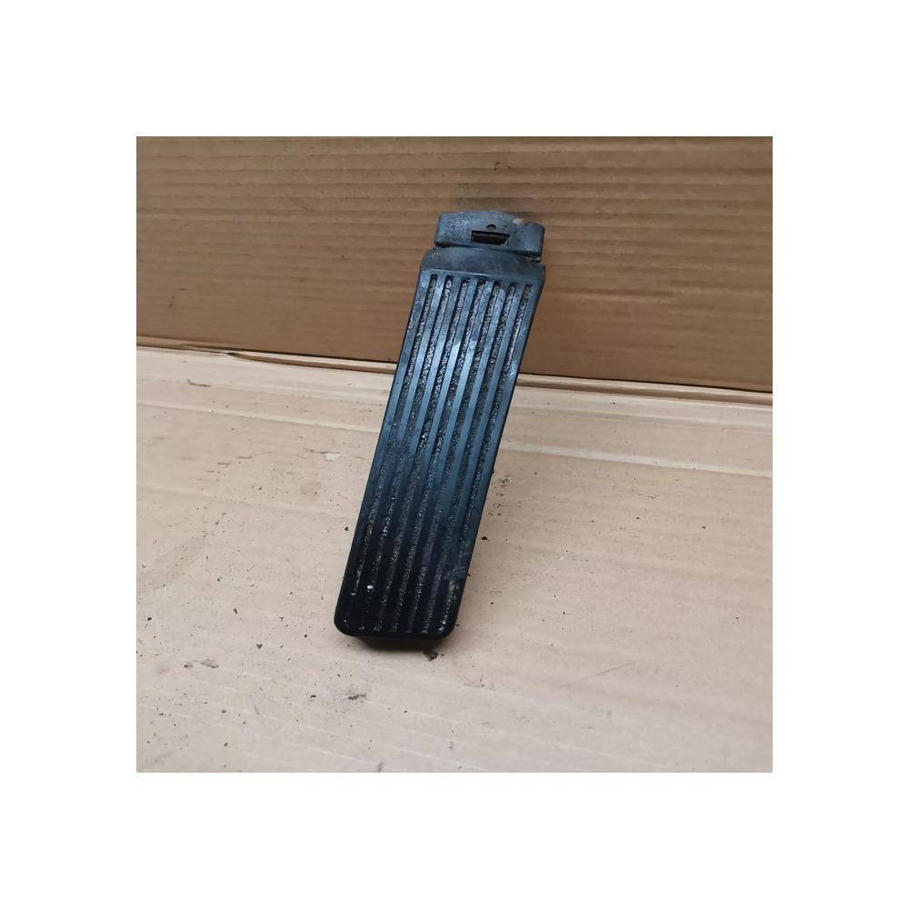 PEDALE ACCELERATEUR CAOUTCHOUC Mercedes W114 W115 1153010382