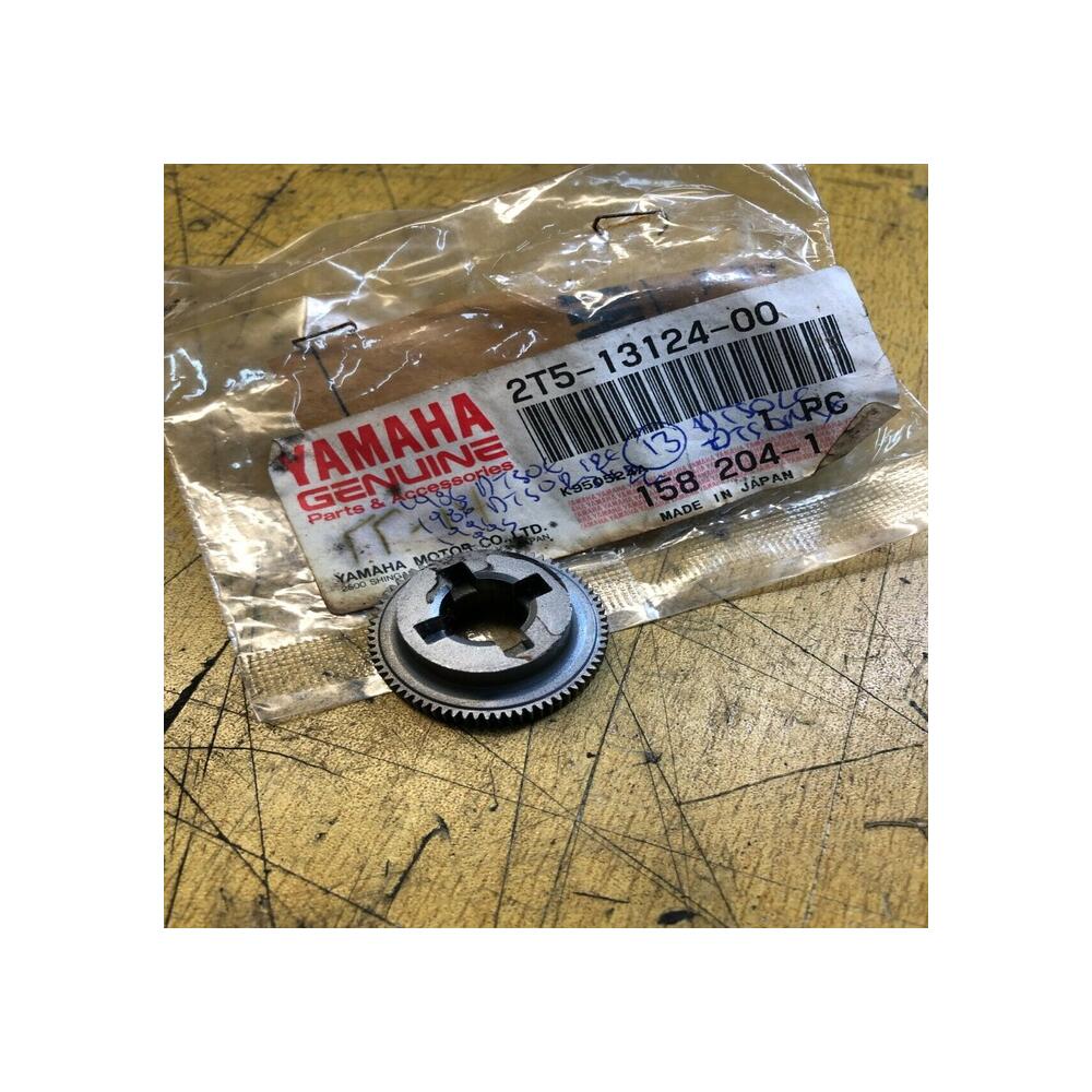 pignon pompe huile yamaha 2t5-13124-00 pw 80 dt 50 mx r lb 50