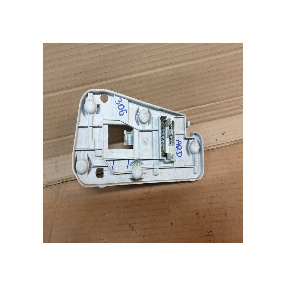 platine feu arriere droit passager peugeot 306 marque AXO