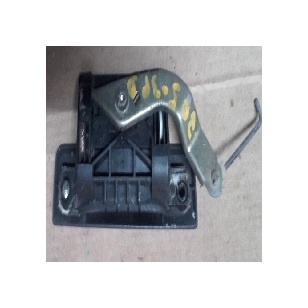 poignée de porte extérieure avant droit passager  Peugeot 205
