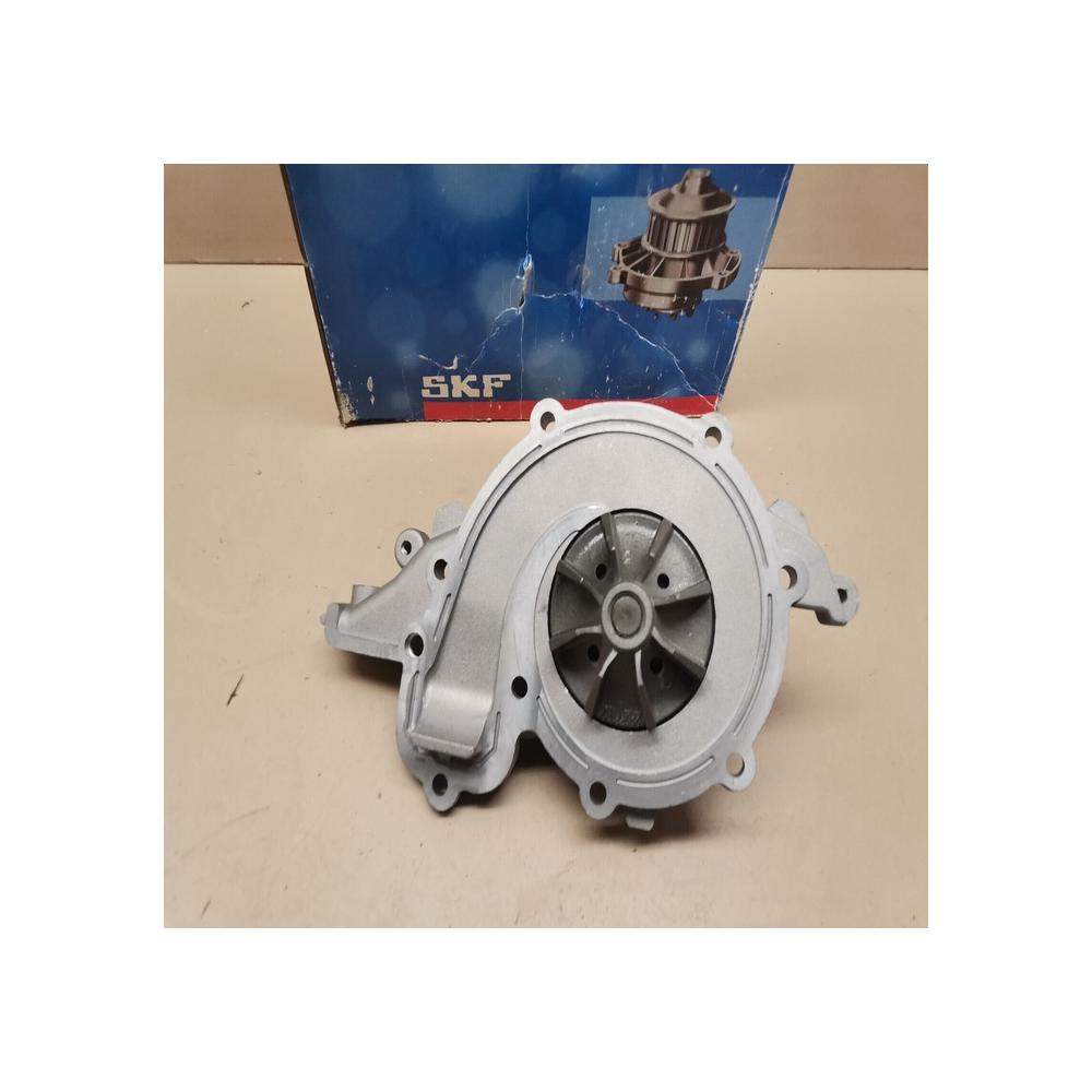 Pompe à eau RENAULT LAGUNA 1 ESPACE 3 SAFRANE 2.2 DT D SKF VKPC 86633