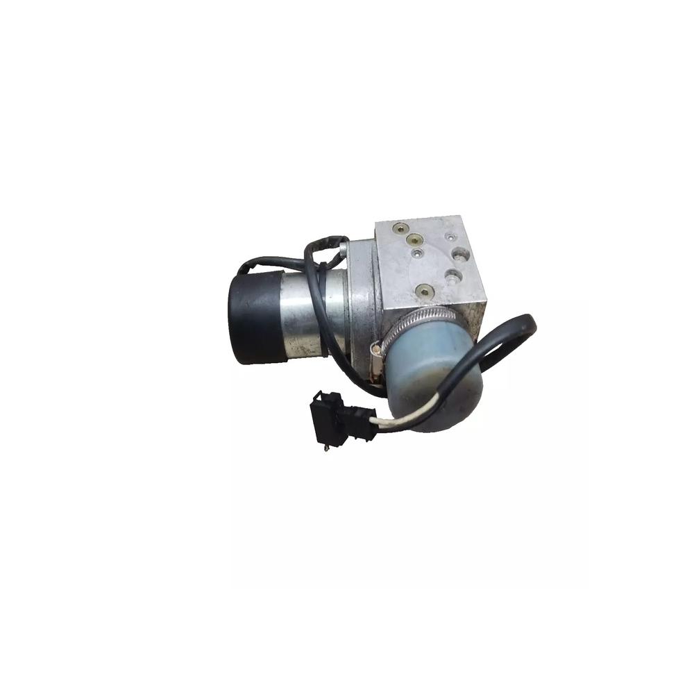 pompe hydraulique coffre Mercedes C215 CL500 ref A2158000148 hb70186-002